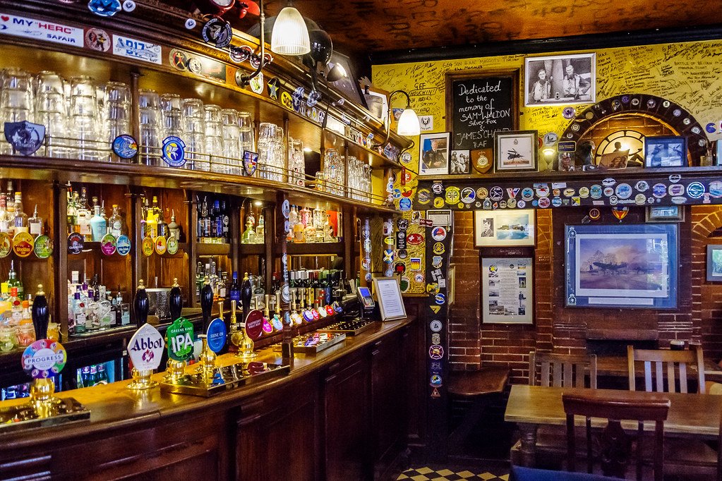 Eagle Pub പ്രത്യേകതകൾ | Cambridge |